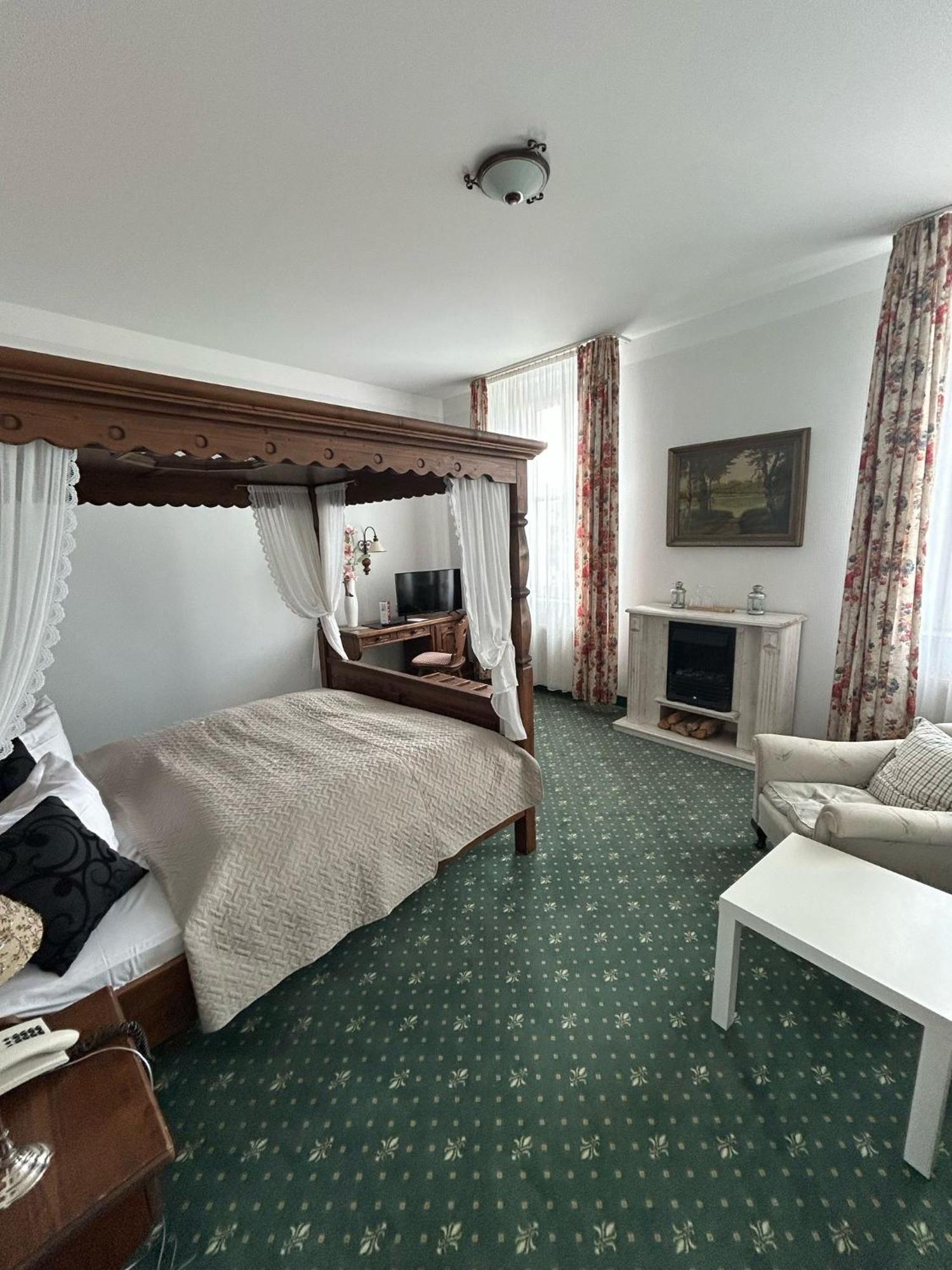 Hotel Uckermark Prenzlau Bagian luar foto