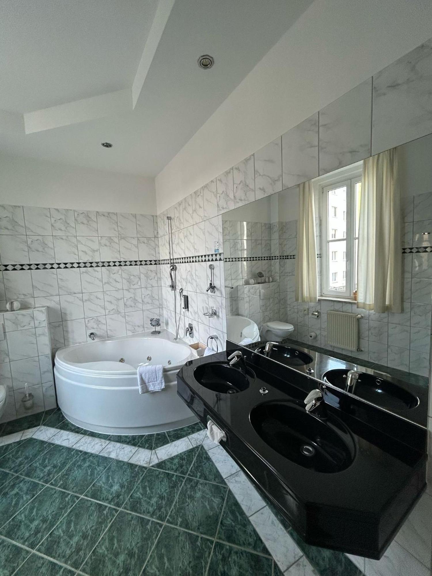 Hotel Uckermark Prenzlau Bagian luar foto
